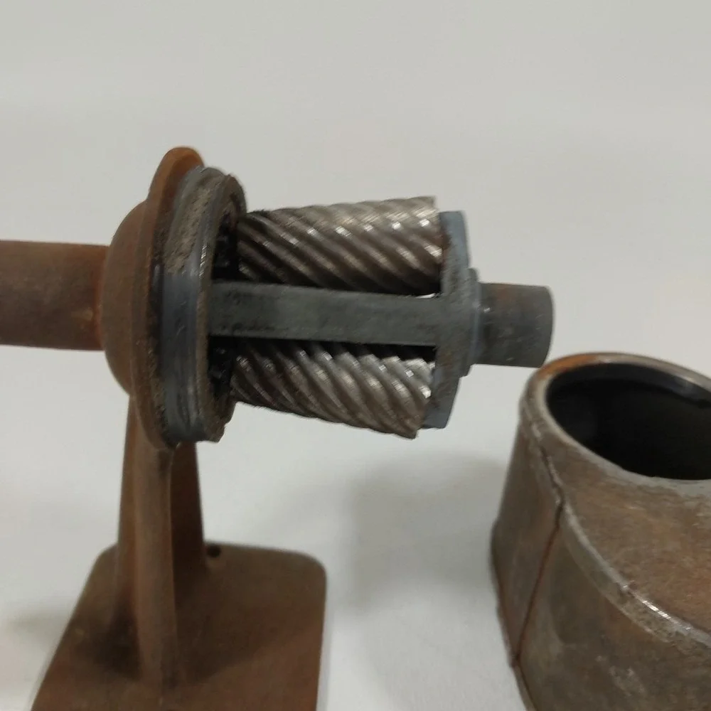 Vintage Chicago automatic pencil sharpener  HAND Crank model # 2 MADE IN‎ USA